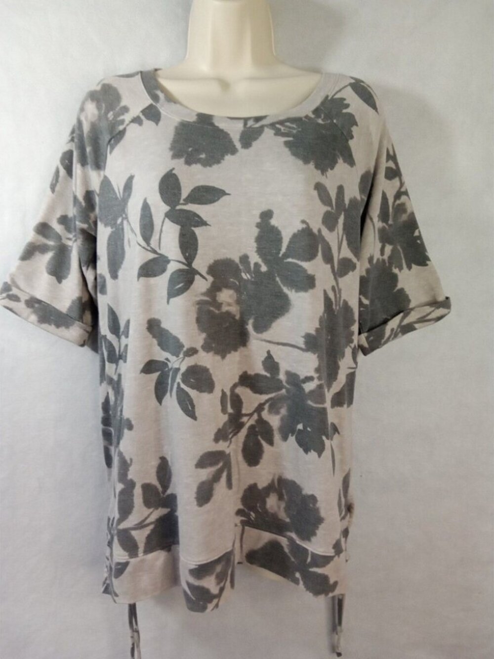 Womens Medium Beige And Gray Floral Short Sleeve Blouse